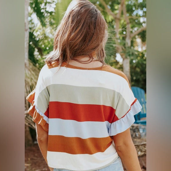 Plus Size Ruched Front Ruffle Sleeve Top - Picture 4 of 11